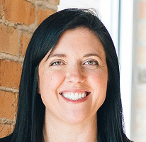 Sophie Hartwell, responsable du service client, portrait.